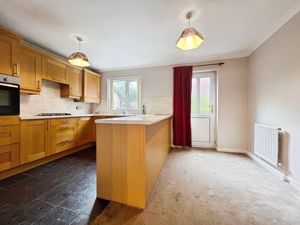 Kitchen diner- click for photo gallery